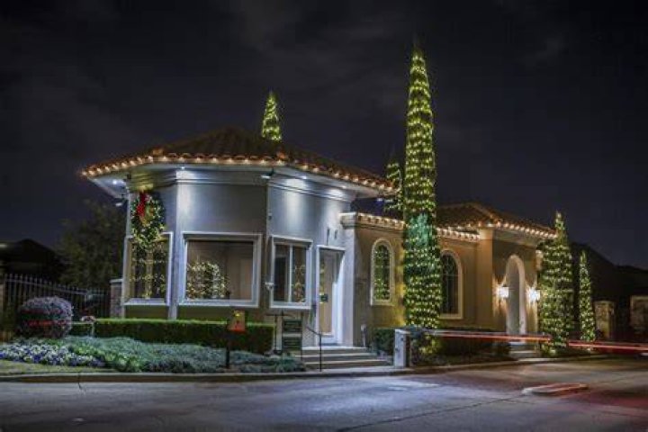 Aledo, Oklahoma Xmas Light Installation