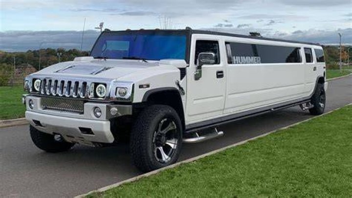 Are you in need of a limousine services in Albertson, NJ? Telephone (800) 530-9952